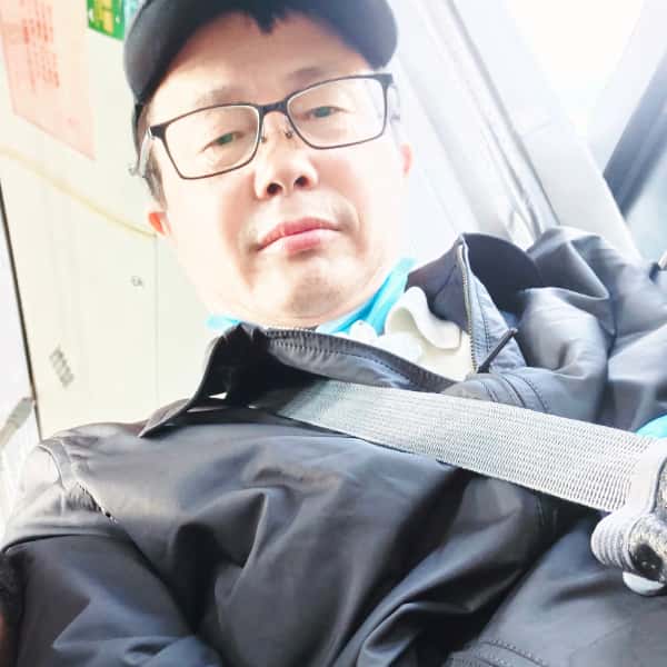 上海56岁单身帅哥真诚找对象-绥化征婚相亲网
